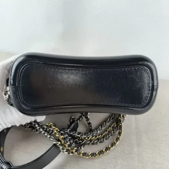 Chanel Women Pre-Loved Bag Very Good Condition - Picture 6 of 9